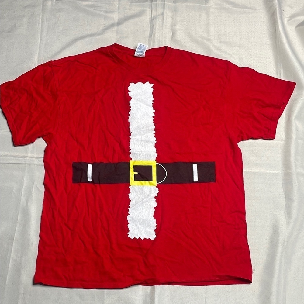 DELTA Red Santa Belt Graphic T-Shirt - Picture 1 of 7